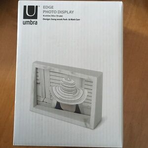 umbra Photo Display